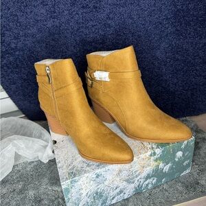 Women's Tan Ankle Boots